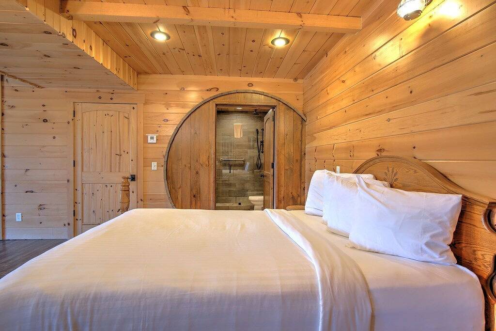 Riesige Luxuskabine - Küche, Whirlpool, Billardtisch, Arcade-Spiele - für bis zu 10 Personen in Berlin (OH), Holmes County