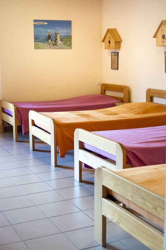 Gîte pour 34 personnes, avec terrasse et jardin, animaux acceptés en Auvergne - 4