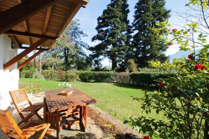 Apartamento de vacaciones para 4 personas, con vistas al lago además de terraza y jardín - 1