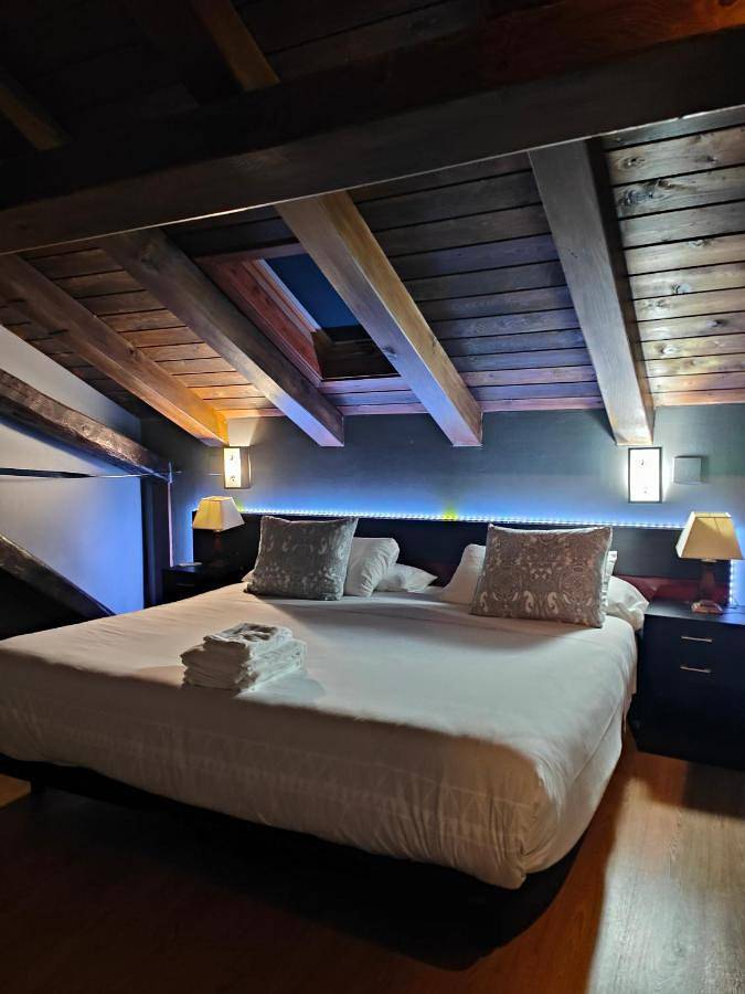 Apartamento de vacaciones para 8 personas, con balcón y vistas, Se admiten mascotas en Roncal-Salazar - 2