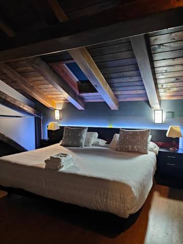 Apartamento de vacaciones para 8 personas, con vistas y balcón, Se admiten mascotas en Roncal-Salazar