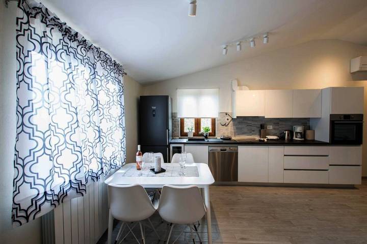 Gîte pour 4 personnes, avec Terrasse ainsi que Jardin et Vue dans Petrovija - 3
