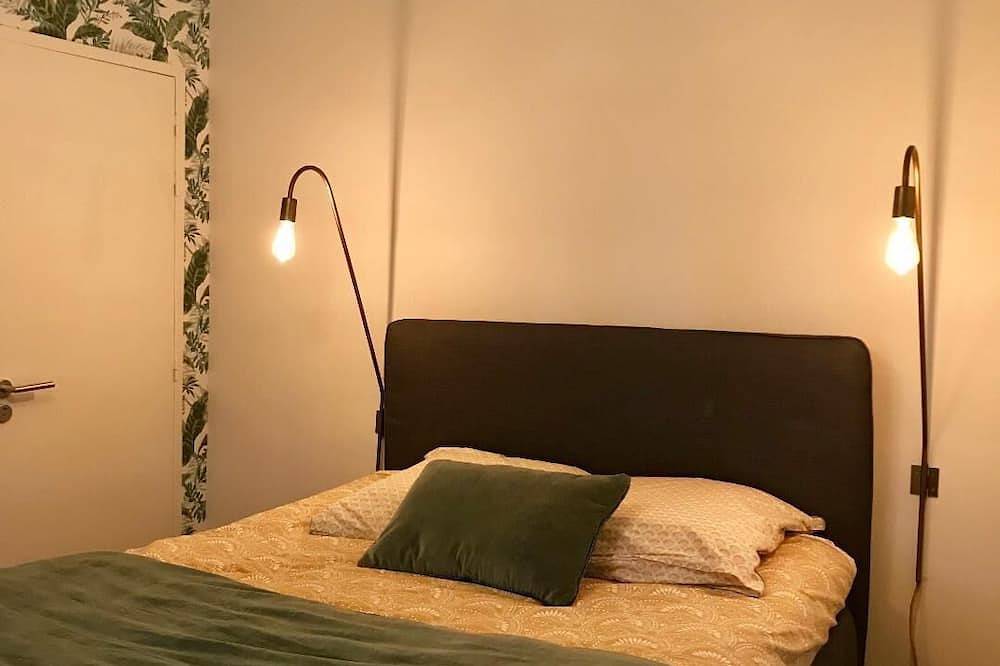 Entire apartment, L'Aparté-Apartment-Ensuite with Bath in Dinan, Dinan region