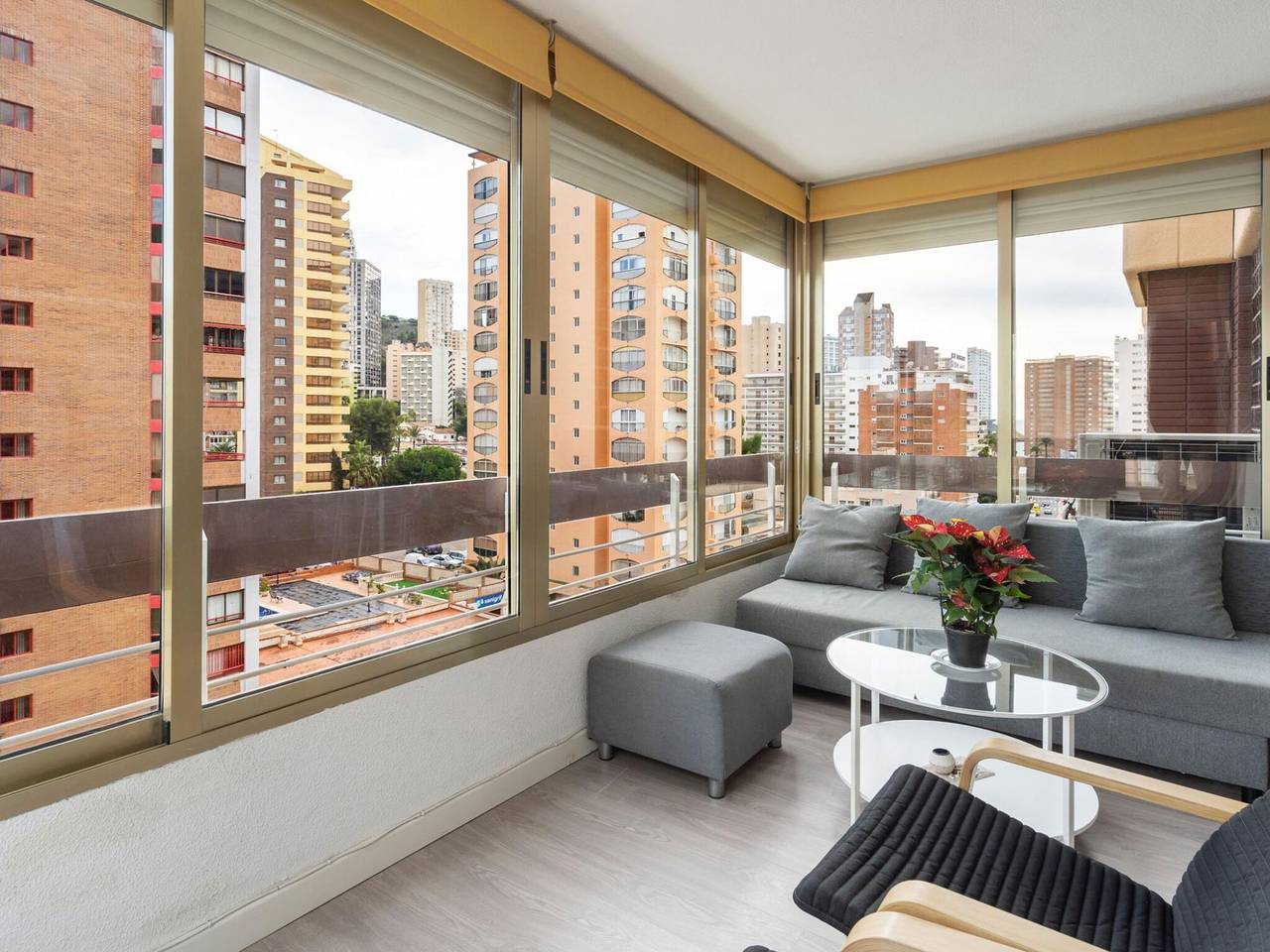 Entire apartment, Modern Apartment in Benidorm with shared Swimming Pool in Benidorm, Costa Blanca