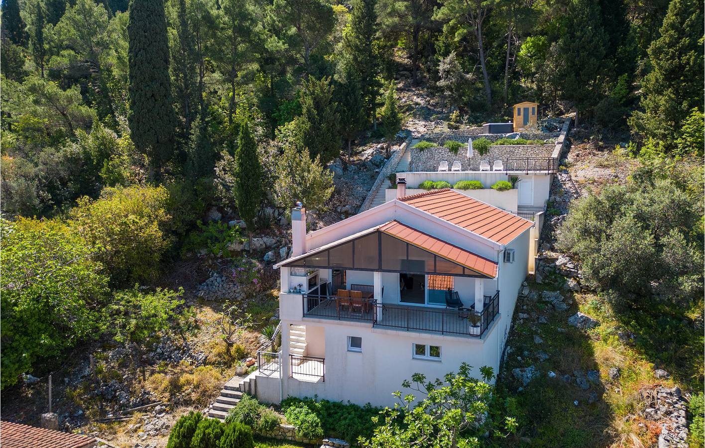 Modernes Apartment mit 2 Schlafzimmern, Pool und Terrasse, 2,5 km vom Strand entfernt in Blace, Dubrovnik-Neretva