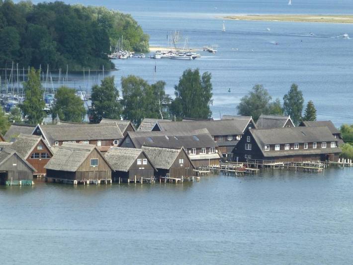 Ferienhaus für 6 Personen, mit Terrasse und Garten sowie Seeblick und Ausblick in Canow