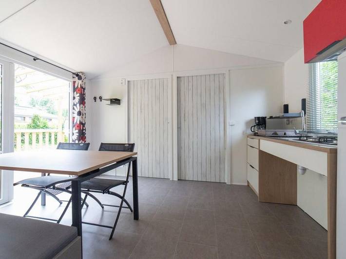 Camping für 4 Personen, mit Pool und Terrasse in Bénodet - 2