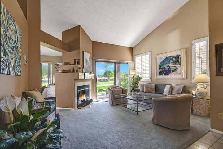 Ferienhaus für 4 Personen, mit Terrasse und Whirlpool sowie Pool - 1