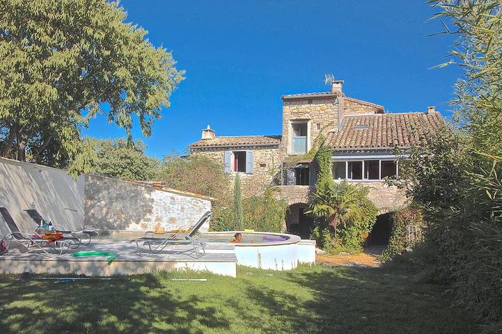 Gîte pour 10 personnes, avec jardin