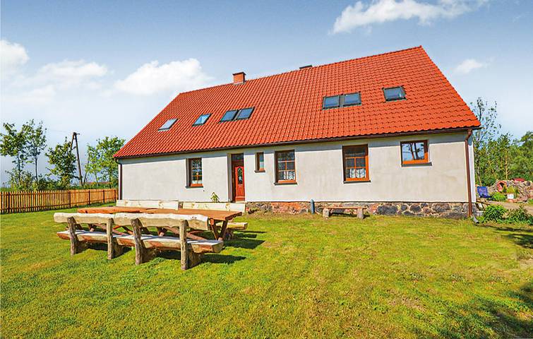 Ferienhaus für 16 Personen mit Terrasse in Powiat Sławieński