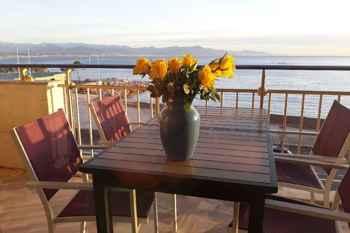 Apartamento para 4 personas, con Balcón además de Terraza y Piscina en Antibes