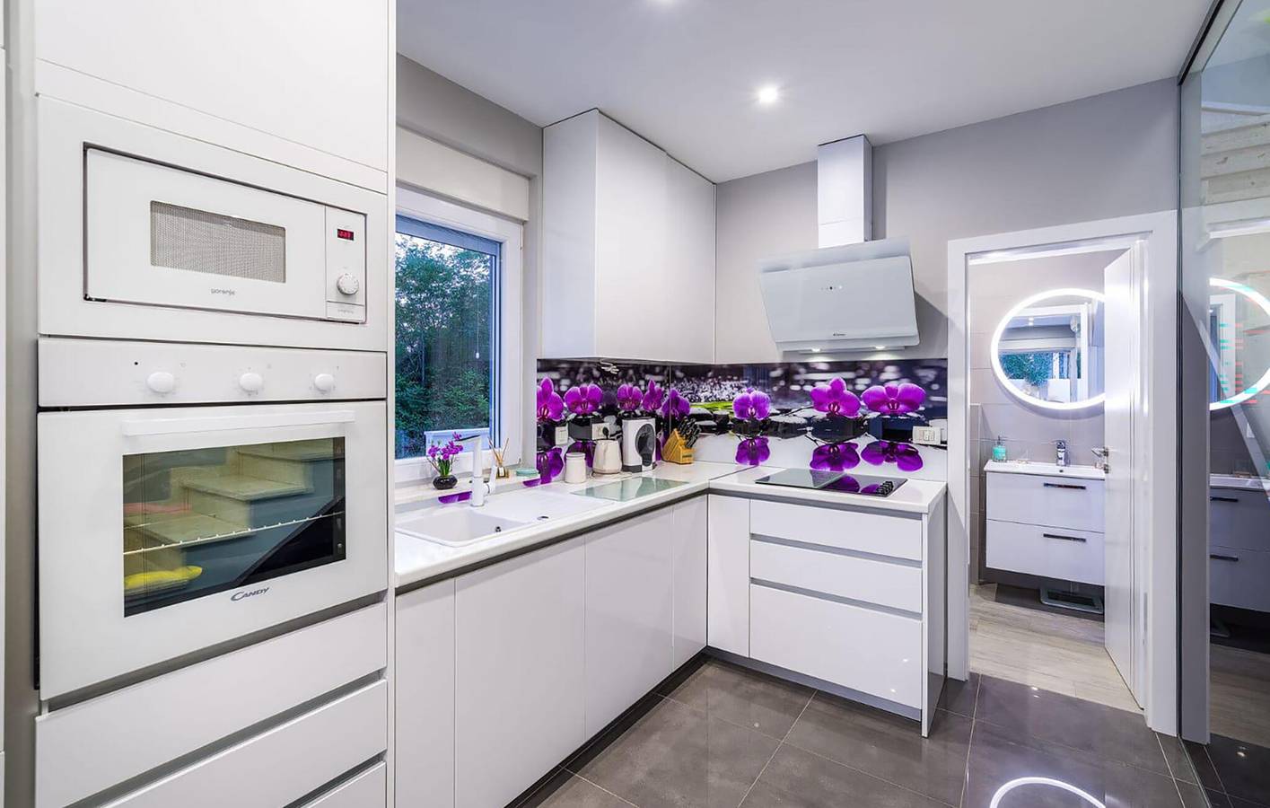 Encantador, a 1,5 km de la playa: acogedor apartamento con piscina y terraza in Nin, Region de Zadar
