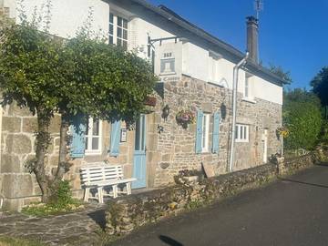 Cottage pour 2 personnes, avec terrasse et jardin ainsi que vue et piscine à Affieux