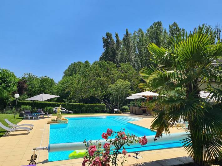 Gîte pour 4 personnes, avec piscine et jardin à Saint-Amand-de-Belvès