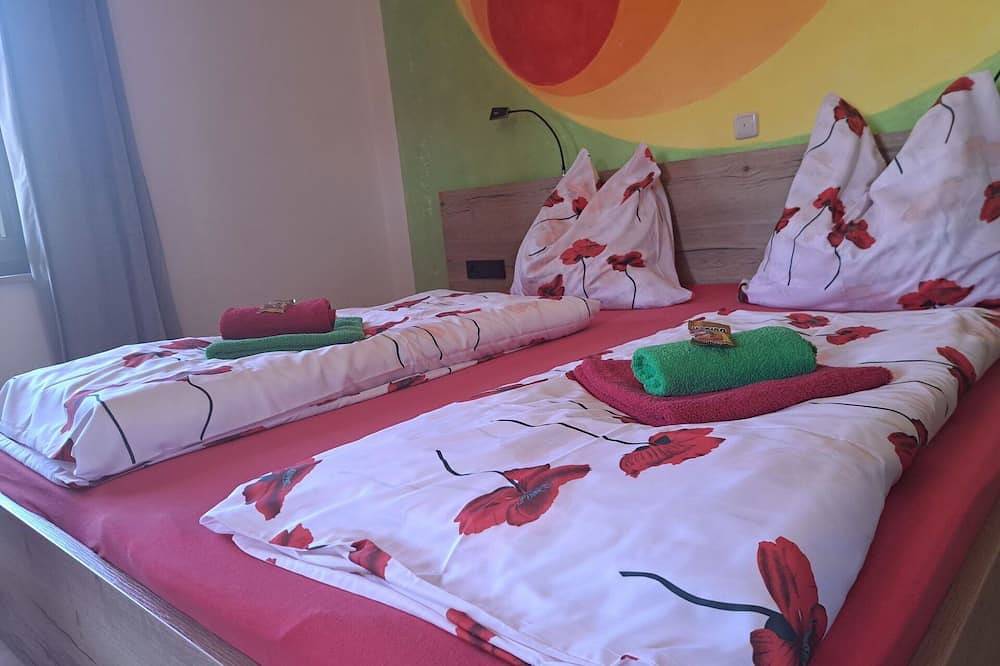 Ganze Wohnung, Schöne Wohnung für 6 Gäste mit Terrasse und Haustiere erlaubt in Salzkammergut-Berge, Rußbach am Paß Gschütt