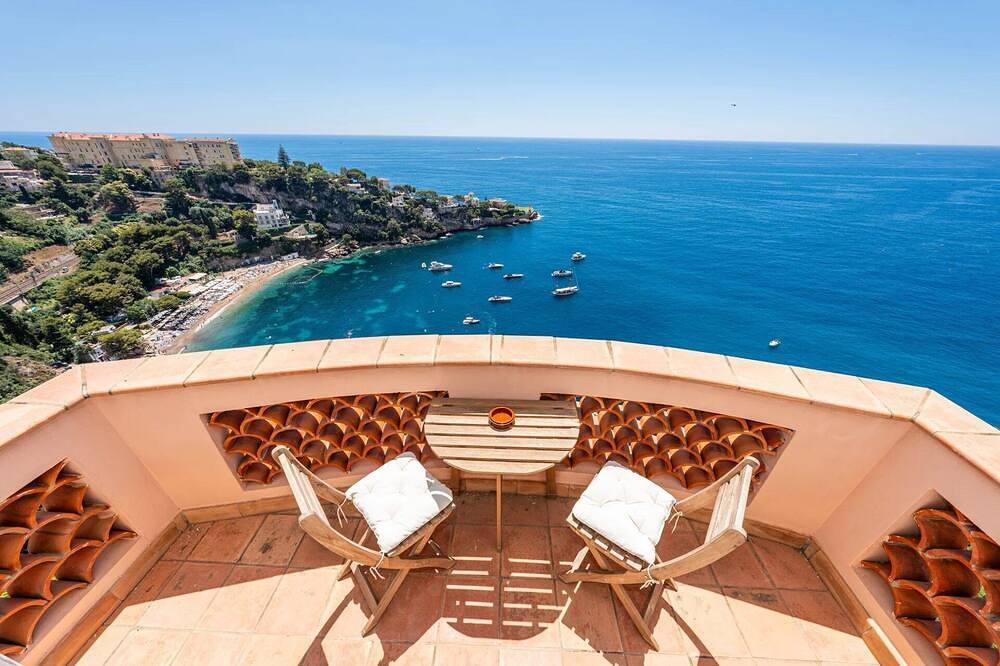 Entire apartment, Dreaming 2-beds Apartment With Panoramic Sea View in Cap-d'Ail, Nice region