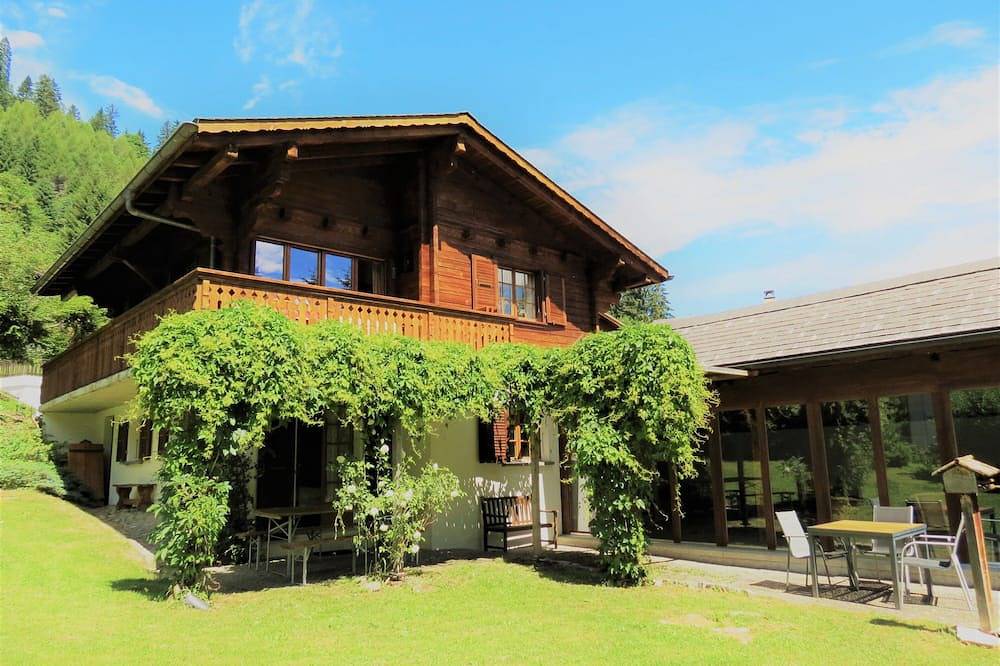 Wundervolles Chalet mit beheiztem Indoor-Pool in schöner alpiner Umgebung in Gruyères, Kanton Freiburg