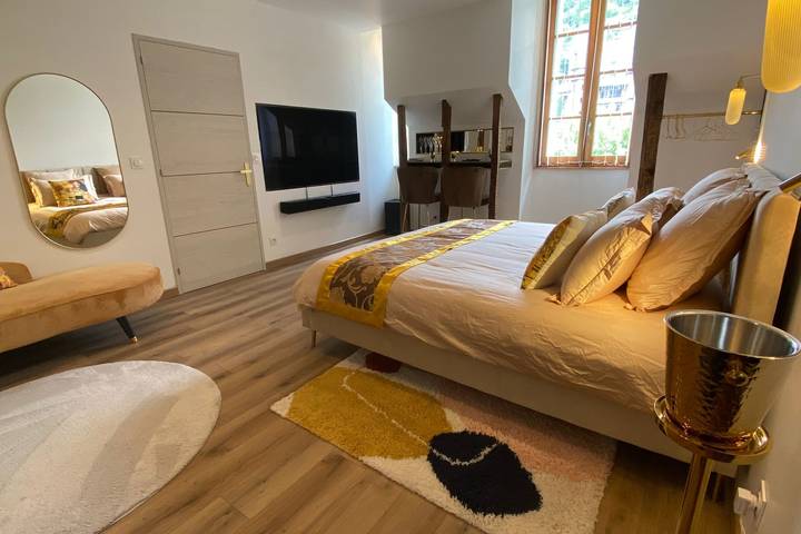 Apartamento entero, Apartamento de vacaciones para 2 personas con jacuzzi in Tulle, Región de Tulle