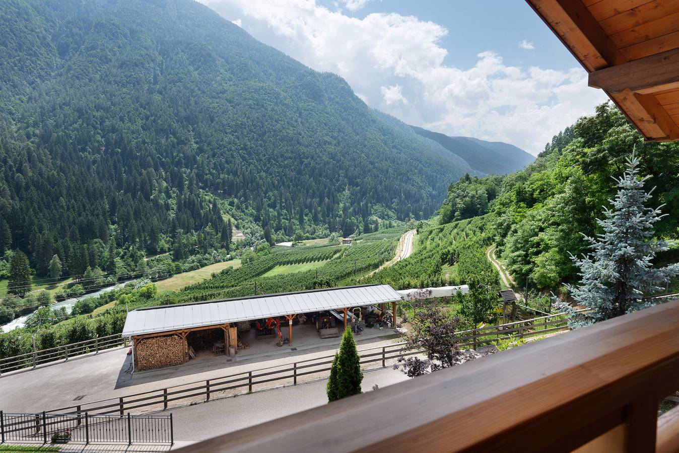 Ganze Wohnung, Ferienwohnung 'Appartamento Sole' mit Bergblick, privater Terrasse und Wi-Fi in Bozzana, Caldes