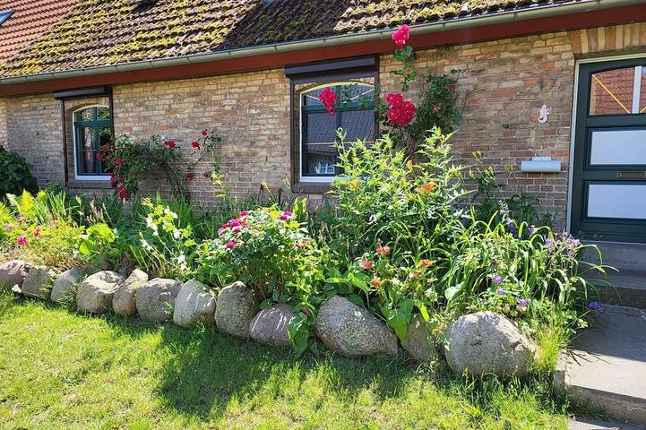 Ferienhaus für 5 Personen, mit Terrasse und Garten sowie Whirlpool in Barkhagen
