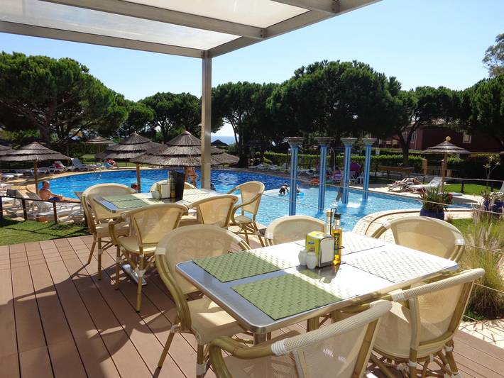 Entire apartment, Bicos 101 | Piscina Partilhada | 4 Pax | Albufeira in Praia da Oura, Albufeira e Olhos de Água