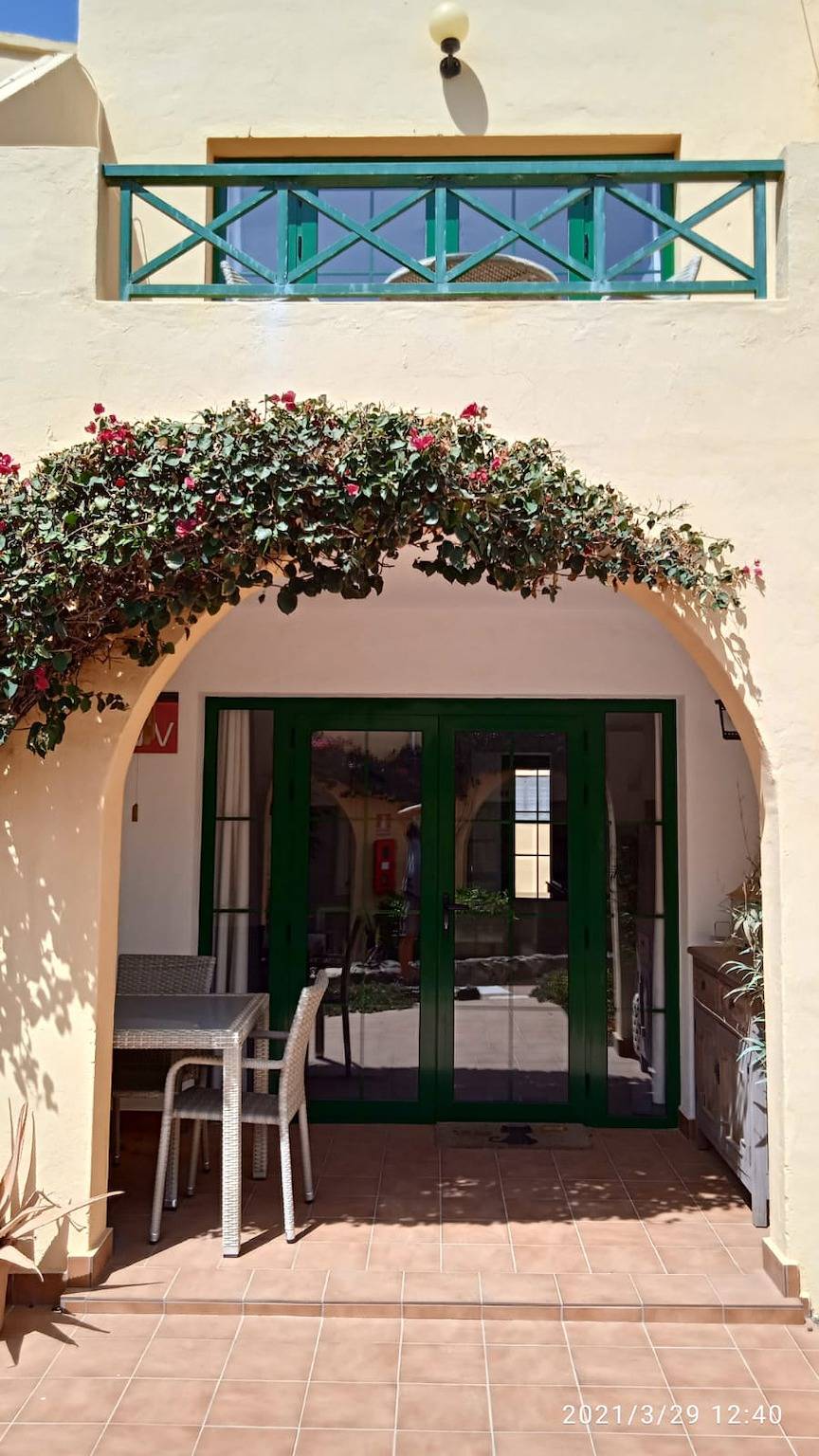 Entire holiday apartment, 1-Bed Apartment Sleeps 2, Sunbeds & Towels in Caleta de Fuste, Antigua