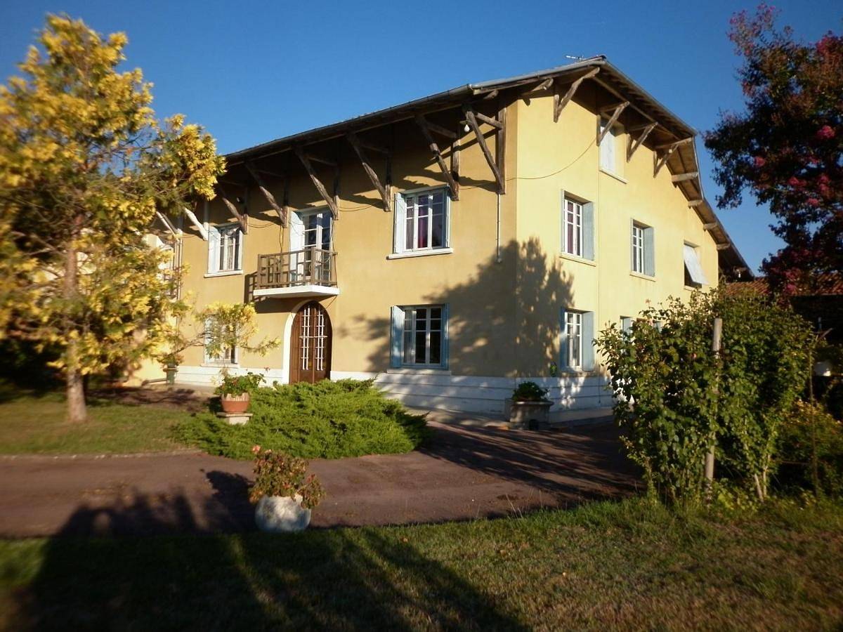 Six-Bedroom House in Castelnau-Magnoac, Hautes-Pyrénées
