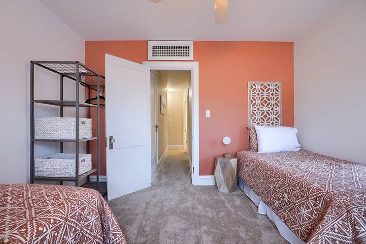 Vacation rental for 6 people, with balcony and yard, with pets in Lancaster County