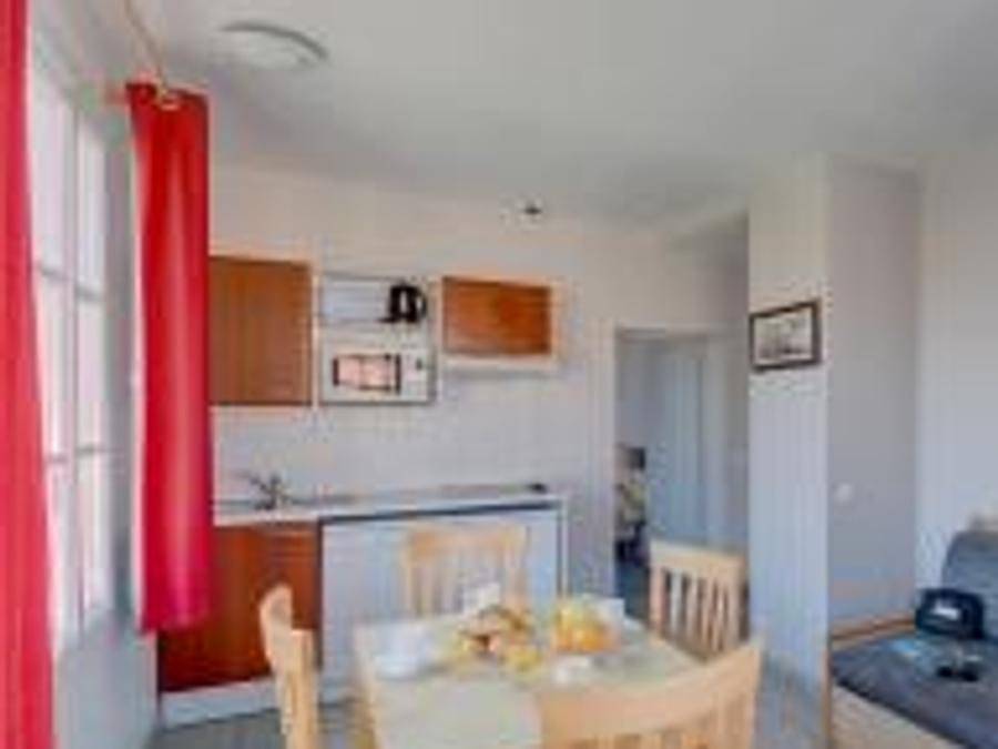 Résidence L'Océan - Vacancéole - Appartement 4 personnes - 2 pièces 4 personnes in La Tranche-sur-Mer, Vendée
