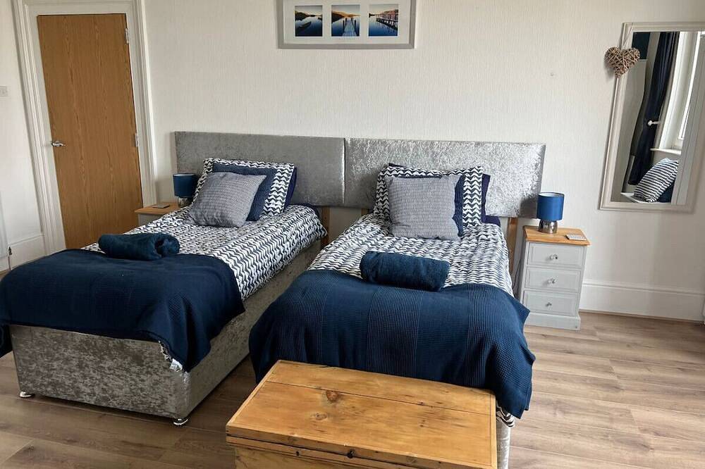 Entire apartment, Beach at end of road, private parking, dog welcome in Southsea, Portsmouth