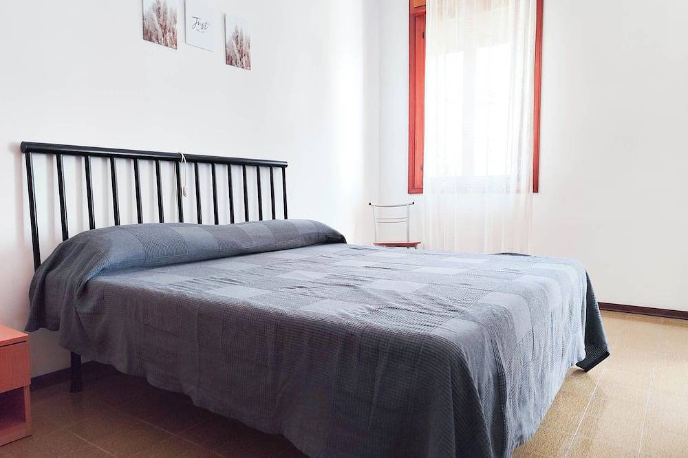 Hel leilighet, Seaside studio apartment with balcony in Lido di Jesolo, Jesolo-City