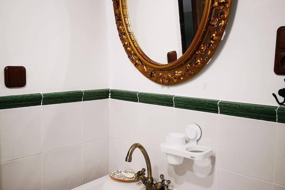 Apartments. Ntra.Sra. Del paraíso, in the center. in Chinchón, La Alcarria