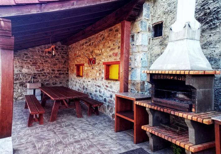 Casa rural para 10 personas, con vistas y terraza, Se admiten mascotas en Posada de Valdeón - 2