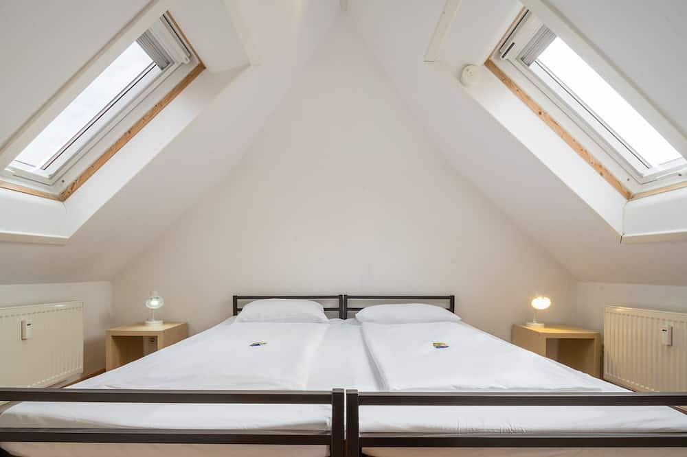 Entire apartment, Condo V - modern apartment for up to 6 people in Zirndorf, Franconia