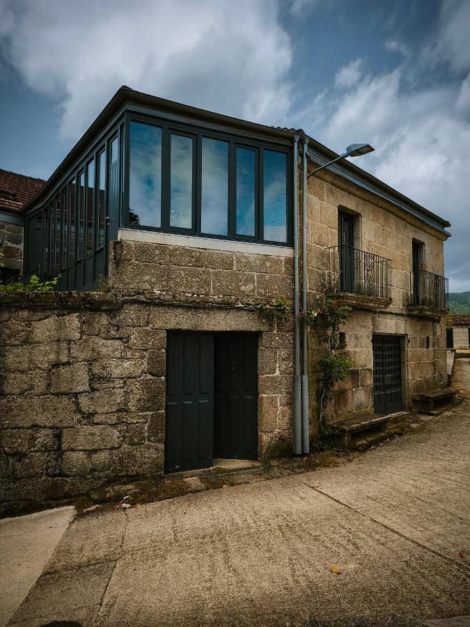 Location de vacances pour 9 personnes, avec Balcon ainsi que Terrasse et Vue à Leiro