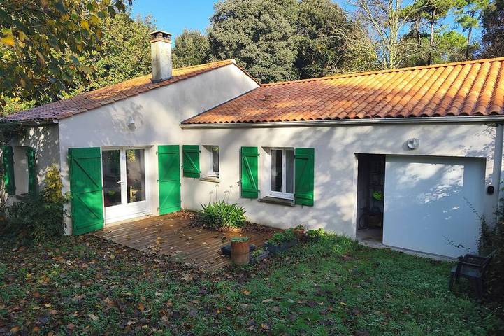 Location de vacances pour 6 personnes dans Le Rocher