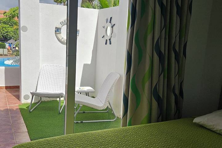 Sunningdale Villa Tenerife.Heated Pool Entertainment Activities Holiday Complex in Golf del Sur, San Miguel de Abona