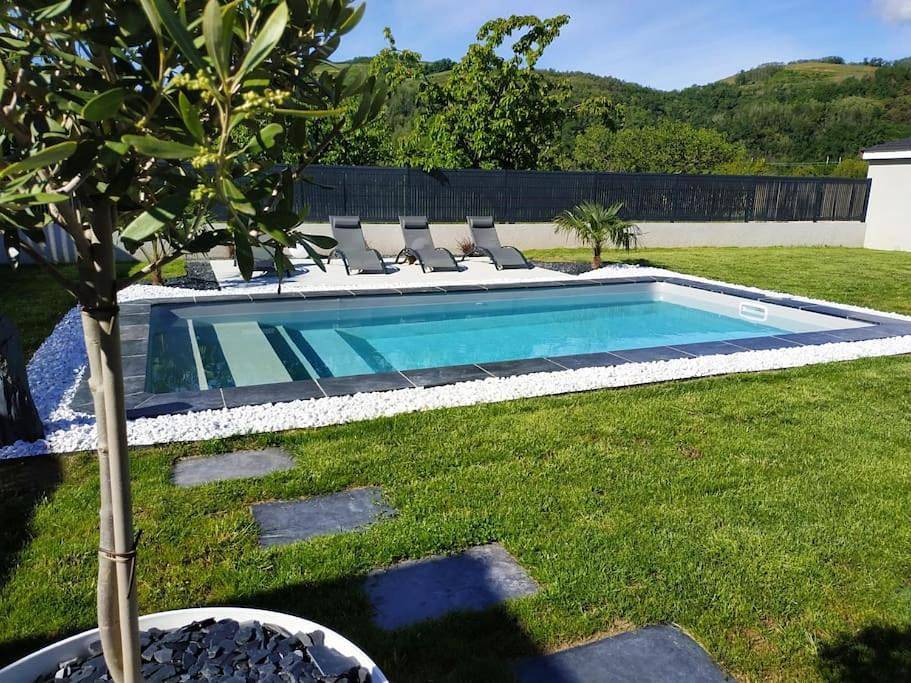 Appartement entier, Studio with Sofa Bed in Sarras, Région de Tournon-sur-Rhône