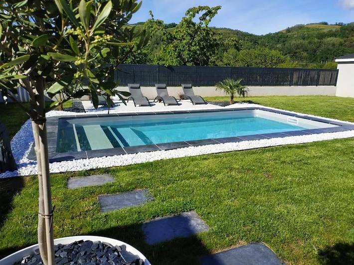 Gîte pour 2 personnes, avec terrasse ainsi que jardin et piscine dans Sarras - 2