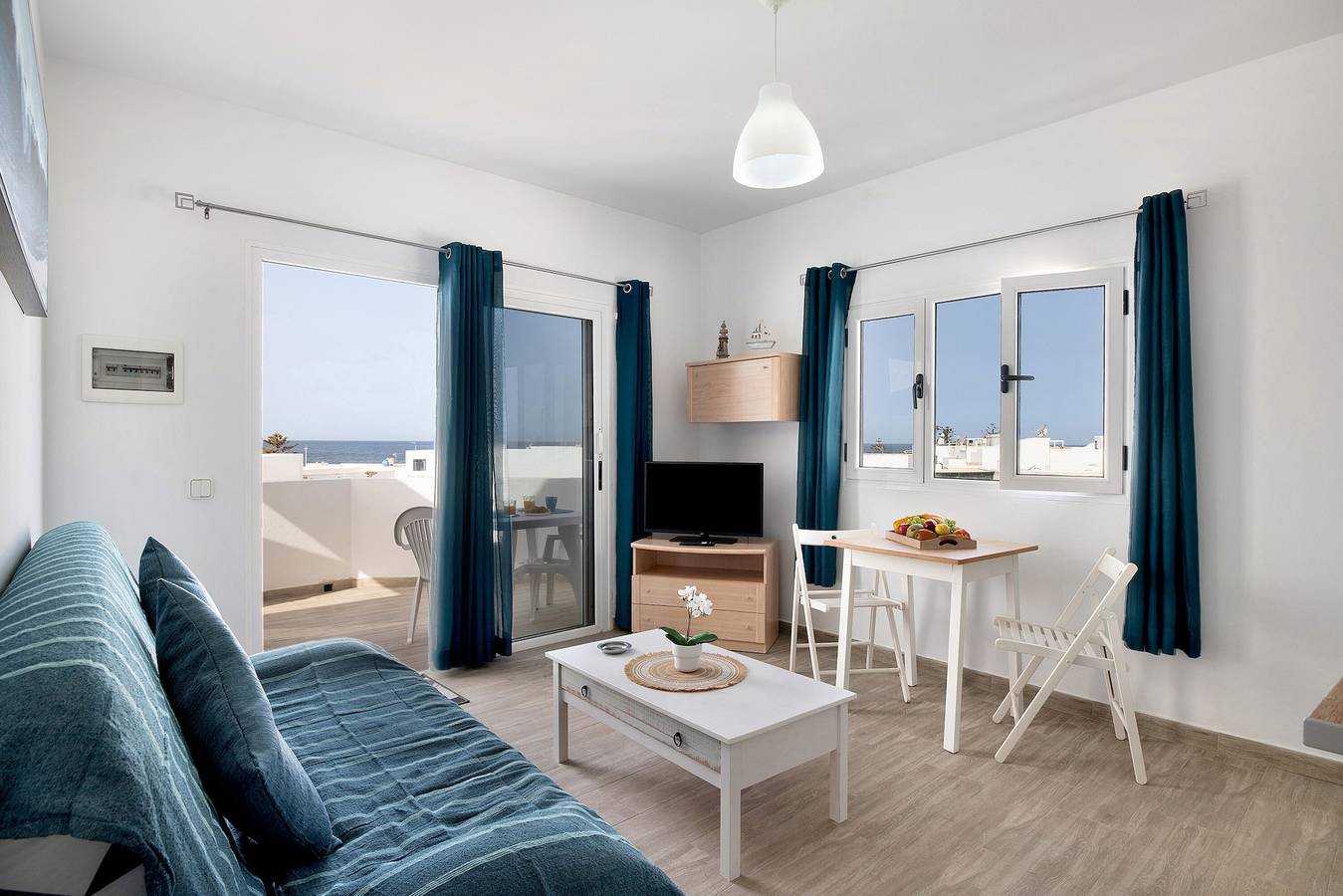 Vacation Home "Viviendas El Pescador - Ancla" with Sea View, Private Terrace & Wi-Fi in El Golfo, Yaiza
