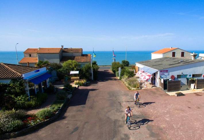 Camping pour 2 personnes, avec terrasse et jardin à Saint-Palais-sur-Mer - 3