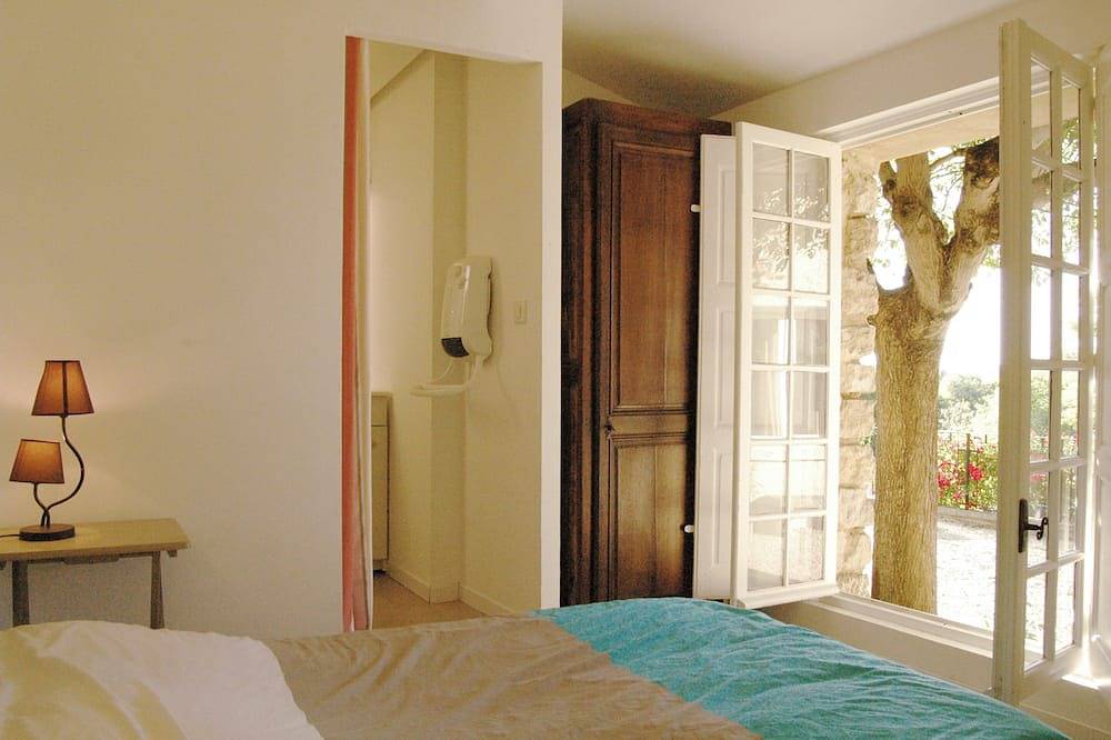 Grand gîte de charme à Carpentras (prox. Ventoux Provence), calme de la campagne in Carpentras, Parc naturel régional du Mont-Ventoux