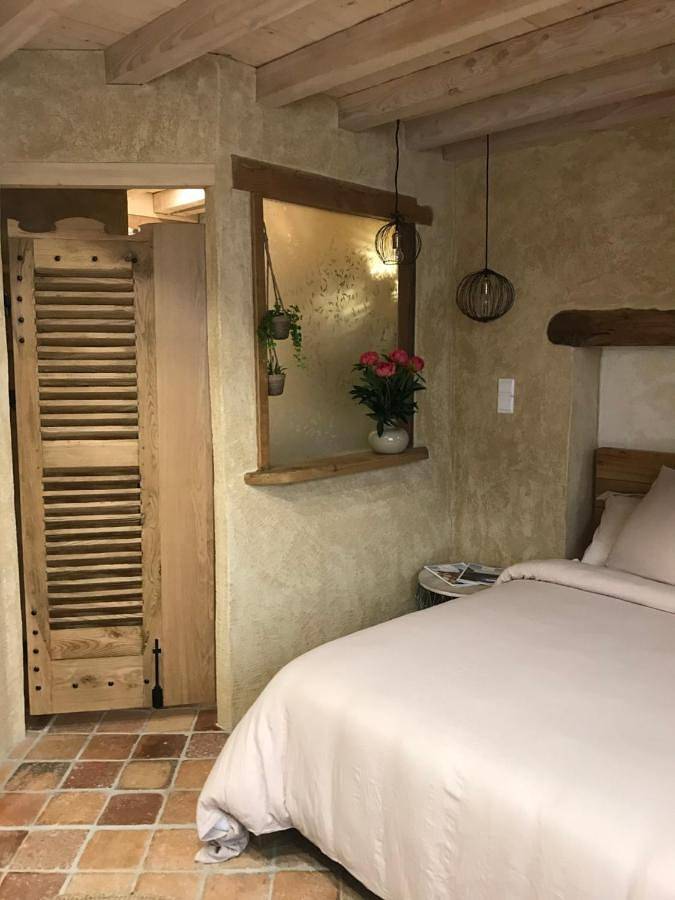Double Room with Private Bathroom in Cluny, Région de Mâcon