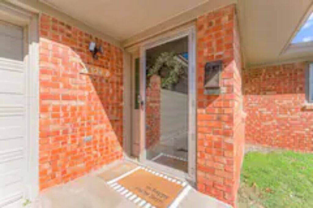 Self Check-in #2 - Full Kitchen - Modern Design - Central in Lubbock, Lubbock County