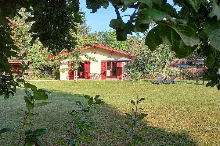 Location de vacances pour 2 personnes, avec jardin à Listrac-Médoc