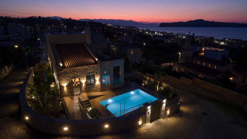 Location de vacances pour 10 personnes, avec jardin et piscine ainsi que terrasse et vue sur l’océan dans Stalos - 4