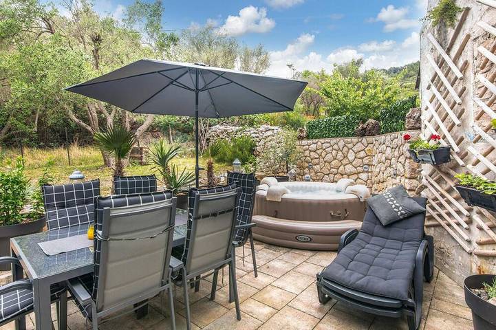 Ferienhaus für 6 Personen, mit Whirlpool und Terrasse, mit Haustier auf Cres