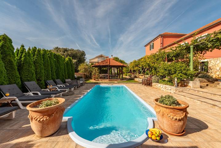 Villa für 14 Personen, mit Garten und Terrasse in Dalmatien - 2