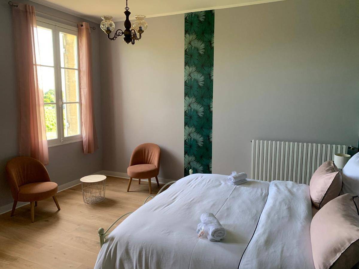 Three-Bedroom House in Saint-Magne-de-Castillon, Région de Libourne