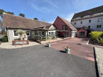 Hôtel pour 2 personnes, avec vue ainsi que piscine et jardin, animaux acceptés à Mulsanne